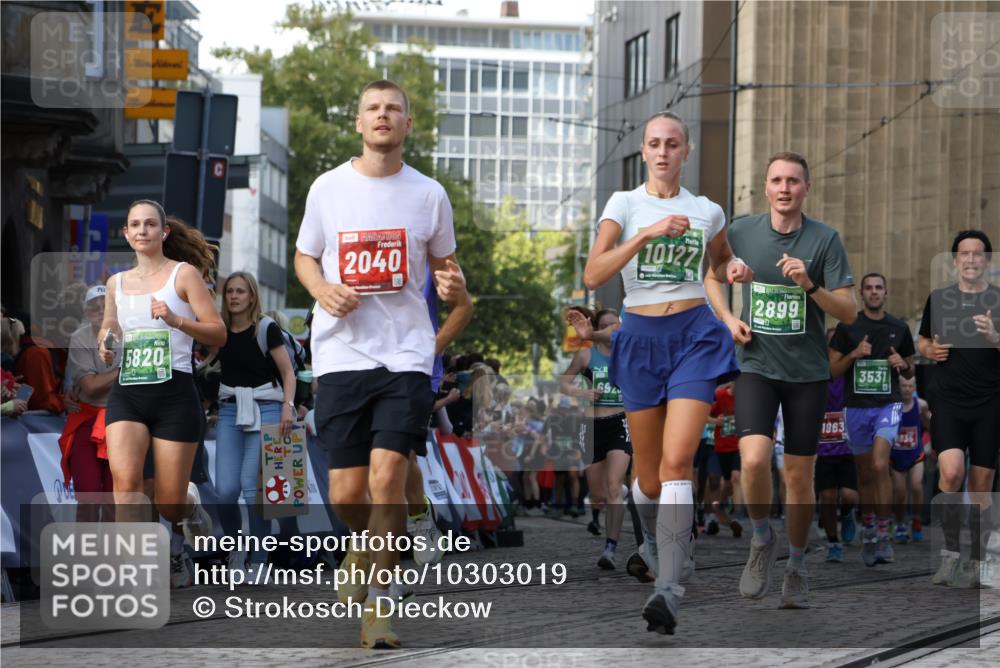 13.09.2026 - 21. swb-Marathon Bremen Strokosch-Dieckow http://msf.ph/oto/10303019 13.09.2026 13:23:14 Ziel 913, 1935, 1963, 2040, 2806, 2914, 3098, 3145, 3233, 3560, 6707, 6737, 6792, 7909, 8377, 8551, 8646, 8671, 8672, 8819, 8820, 9921, 2371, 2427, 2899, 3173, 3531, 3861, 5820, 5821, 6923, 8045, 8863, 9088, 9196, 9436, 10127 meine-sportfotos.de