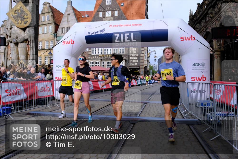 13.09.2026 - 21. swb-Marathon Bremen Tim E. http://msf.ph/oto/10303029 13.09.2026 10:45:48 Ziel 10318, 10352, 10398, 10536, 10541, 10583, 11088, 11209, 11232, 11478, 11749, 11835, 12290, 12355, 12475, 12534, 13532, 13628 meine-sportfotos.de