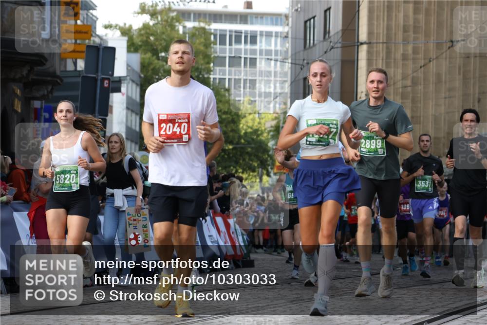 13.09.2026 - 21. swb-Marathon Bremen Strokosch-Dieckow http://msf.ph/oto/10303033 13.09.2026 13:23:14 Ziel 913, 1935, 1963, 2040, 2806, 2914, 3098, 3145, 3233, 3560, 6707, 6737, 6792, 7909, 8377, 8551, 8646, 8671, 8672, 8819, 8820, 9921, 2371, 2427, 2899, 3173, 3531, 3861, 5820, 5821, 6923, 8045, 8863, 9088, 9196, 9436, 10127 meine-sportfotos.de
