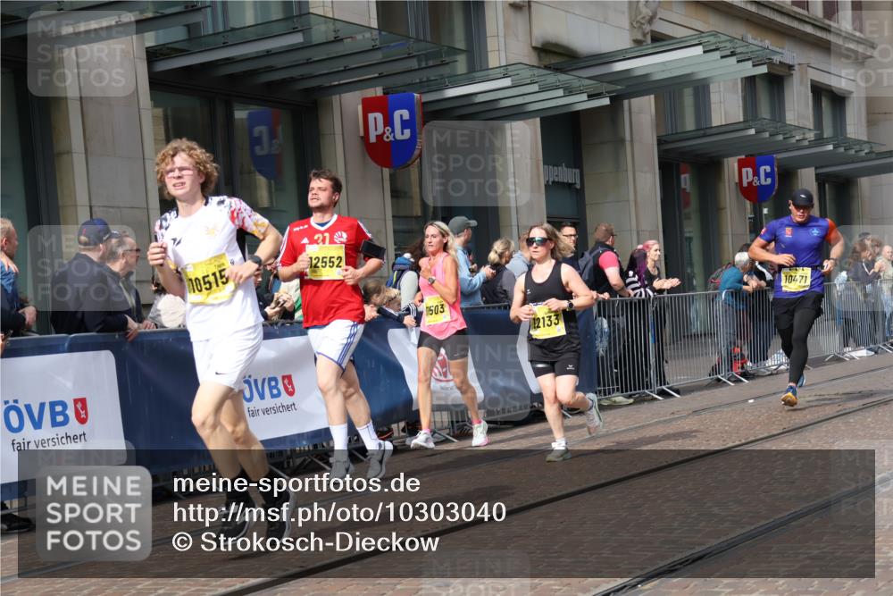 13.09.2026 - 21. swb-Marathon Bremen Strokosch-Dieckow http://msf.ph/oto/10303040 13.09.2026 10:51:07 Ziel 10334, 10381, 10471, 10515, 10544, 10763, 10825, 10862, 10887, 10984, 11145, 11503, 11787, 11801, 11973, 12051, 12133, 12424, 12548, 12552, 13631, 10200, 10471, 10515, 10537, 10808, 11076, 11087, 11170, 11339, 11537, 11625, 11626, 11801, 11961, 12004, 12070, 12179, 12303, 12351, 12407, 12560 meine-sportfotos.de