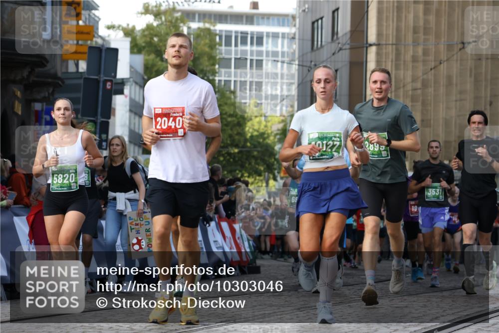 13.09.2026 - 21. swb-Marathon Bremen Strokosch-Dieckow http://msf.ph/oto/10303046 13.09.2026 13:23:14 Ziel 913, 1935, 1963, 2040, 2806, 2914, 3098, 3145, 3233, 3560, 6707, 6737, 6792, 7909, 8377, 8551, 8646, 8671, 8672, 8819, 8820, 9921, 2371, 2427, 2899, 3173, 3531, 3861, 5820, 5821, 6923, 8045, 8863, 9088, 9196, 9436, 10127 meine-sportfotos.de