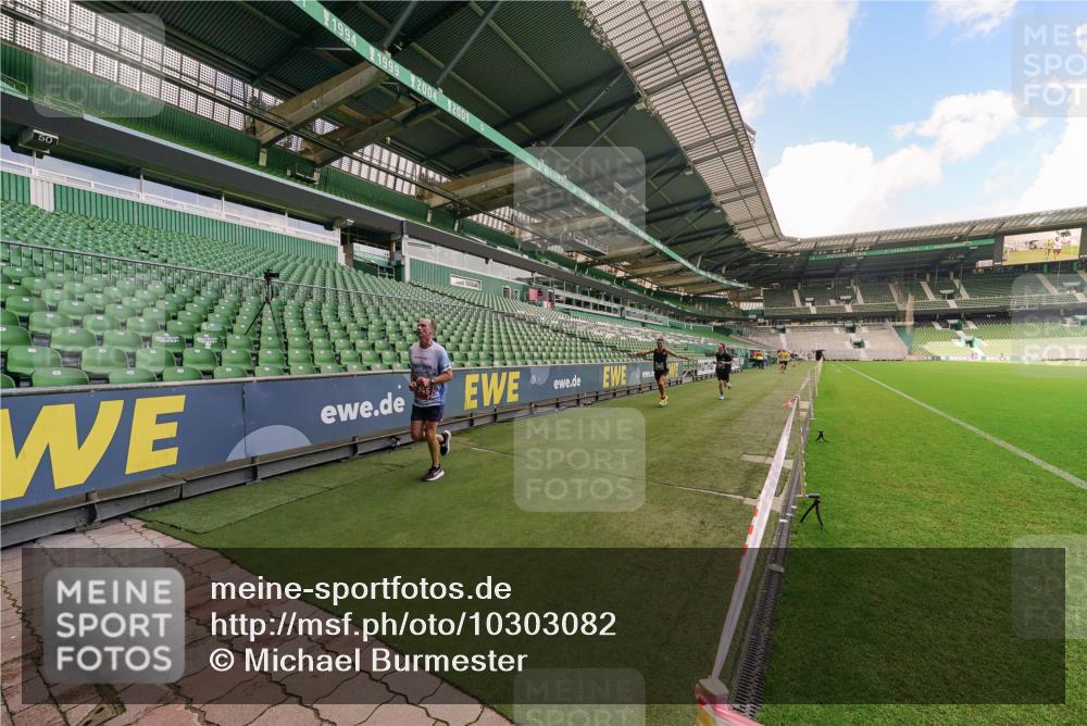 13.09.2026 - 21. swb-Marathon Bremen Michael Burmester http://msf.ph/oto/10303082 13.09.2026 12:42:59 Laufen im Stadion 439, 749, 819, 1009, 1223, 1224, 1562, 1619, 1667, 1712, 1745, 1822, 1850, 1862, 1879, 1921, 2094, 2207, 2651, 2683, 3251, 3368, 3500, 3584, 3624, 3688, 4096, 4847, 5143, 5199, 5316, 5601, 5663, 5672, 5776, 5828, 6198, 6264, 6359, 6579, 6929, 6991, 7141, 7170, 7841, 7950, 8311, 8383, 8394, 8689, 8749, 8850, 8994, 9120, 9153, 9200, 9233, 9533, 9849, 277, 453, 807, 862, 901, 1248, 1320, 1323, 1472, 1576, 1587, 1717, 1751, 1911, 5160, 5163, 5912 meine-sportfotos.de