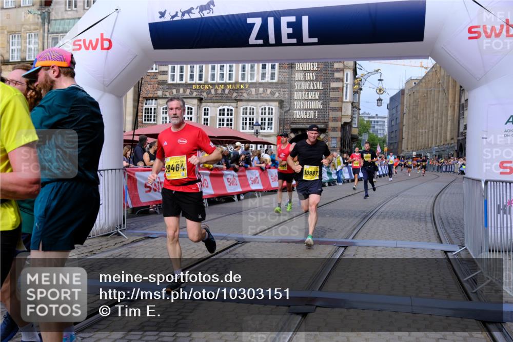 13.09.2026 - 21. swb-Marathon Bremen Tim E. http://msf.ph/oto/10303151 13.09.2026 10:46:00 Ziel 10464, 10541, 10583, 10987, 11015, 11063, 11279, 11559, 11762, 11845, 12033, 12069, 12087, 12290, 12355, 13532, 13595, 13628 meine-sportfotos.de