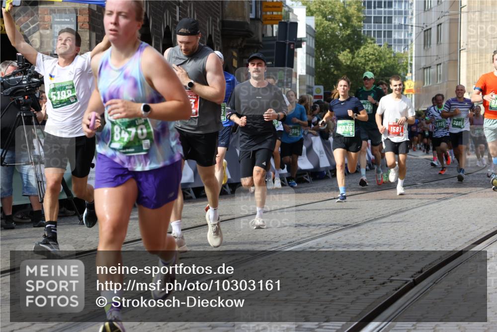 13.09.2026 - 21. swb-Marathon Bremen Strokosch-Dieckow http://msf.ph/oto/10303161 13.09.2026 13:30:00 Ziel 124, 716, 1073, 1243, 1581, 1861, 2076, 2289, 2742, 3030, 3320, 3618, 4115, 4576, 5244, 6006, 6127, 6384, 6690, 6725, 6930, 7079, 7384, 7426, 7884, 8481, 8594, 8612, 8771, 8831, 9049, 9534, 9747, 9770, 10013, 13031, 1308, 1611, 1909, 1938, 2126, 2364, 5039, 5348, 5615, 6225, 6720, 6942, 6992, 6994, 7184, 7609, 7932, 7966, 8110, 8115, 8441, 9104, 9125, 9529 meine-sportfotos.de