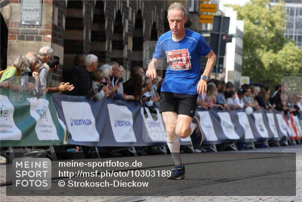 13.09.2026 - 21. swb-Marathon Bremen Strokosch-Dieckow http://msf.ph/oto/10303189 13.09.2026 12:54:36 Ziel 1256, 1629, 9399, 9617 meine-sportfotos.de