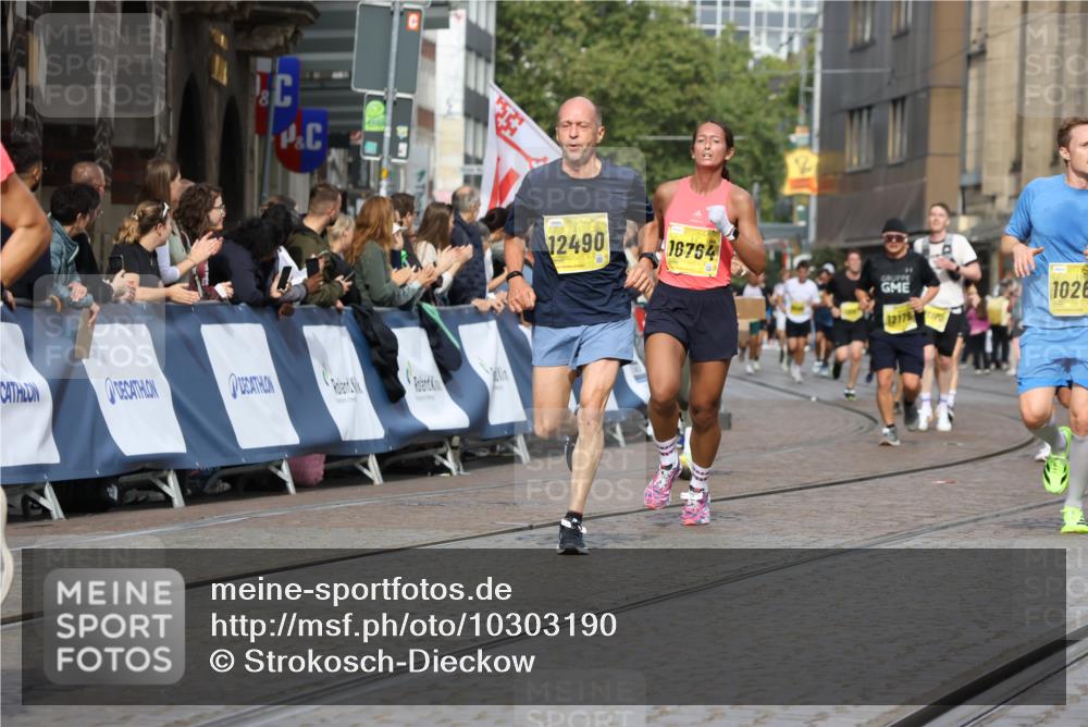 13.09.2026 - 21. swb-Marathon Bremen Strokosch-Dieckow http://msf.ph/oto/10303190 13.09.2026 10:50:50 Ziel 10170, 10233, 10525, 10840, 10923, 11220, 11276, 11622, 11664, 11680, 11742, 11774, 12045, 12052, 12078, 12309, 12447, 13562, 10200, 10537, 11087, 11170, 11339, 11625, 11626, 12004, 12179, 12303, 12351, 12407 meine-sportfotos.de