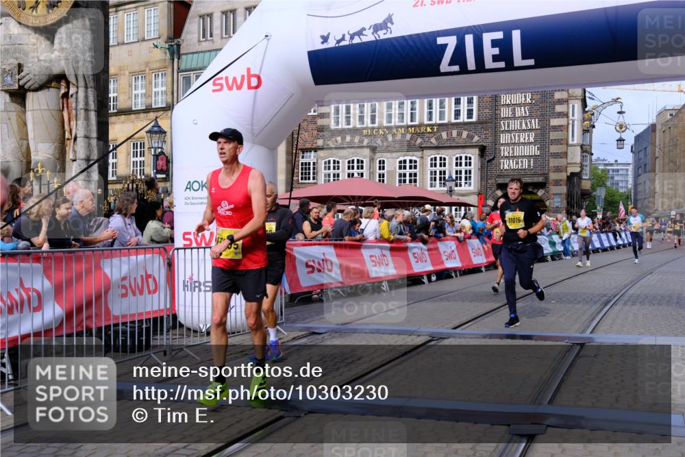 13.09.2026 - 21. swb-Marathon Bremen Tim E. http://msf.ph/oto/10303230 13.09.2026 10:46:02 Ziel 10464, 10541, 10583, 10987, 11015, 11063, 11279, 11559, 11762, 11845, 12033, 12069, 12087, 12290, 13532, 13595, 13628 meine-sportfotos.de