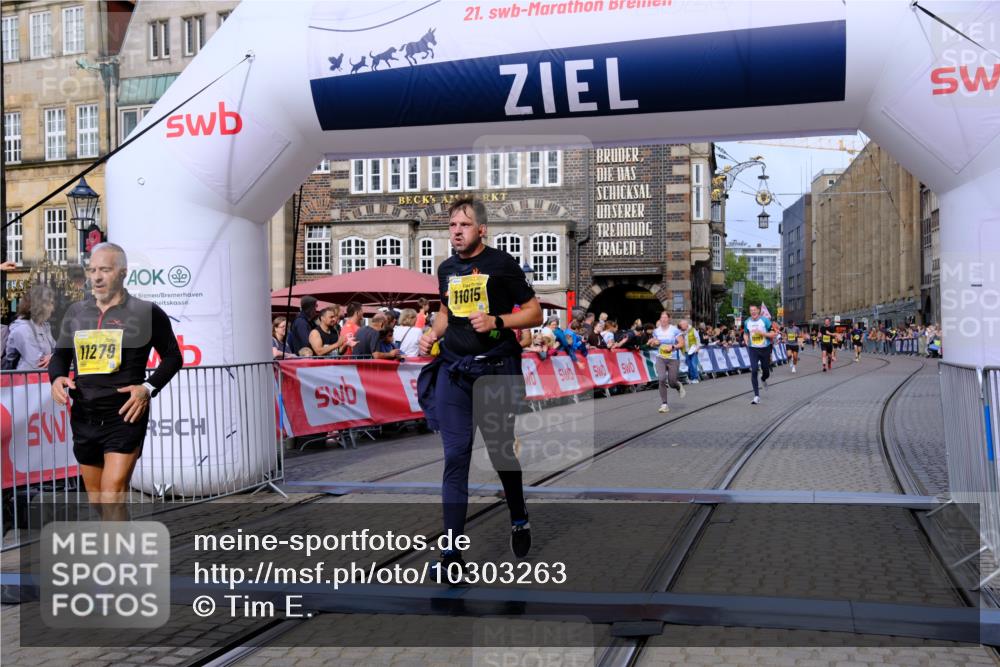 13.09.2026 - 21. swb-Marathon Bremen Tim E. http://msf.ph/oto/10303263 13.09.2026 10:46:04 Ziel 10436, 10464, 10541, 10583, 10987, 11015, 11063, 11279, 11559, 11762, 11845, 12033, 12069, 12087, 13532, 13595, 13628 meine-sportfotos.de
