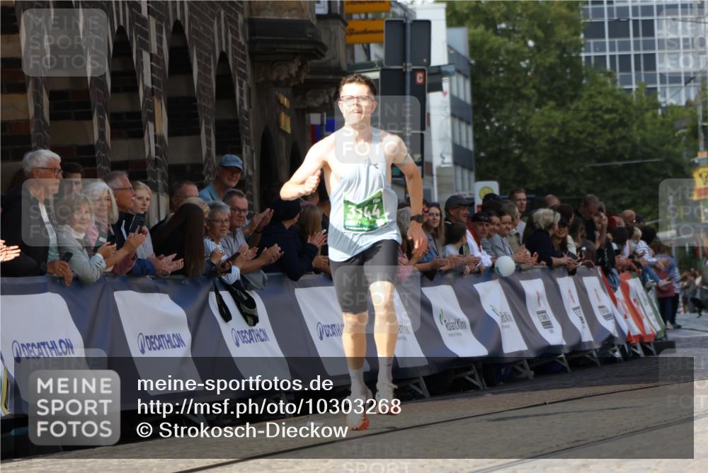 13.09.2026 - 21. swb-Marathon Bremen Strokosch-Dieckow http://msf.ph/oto/10303268 13.09.2026 12:55:12 Ziel 13085, 3744 meine-sportfotos.de