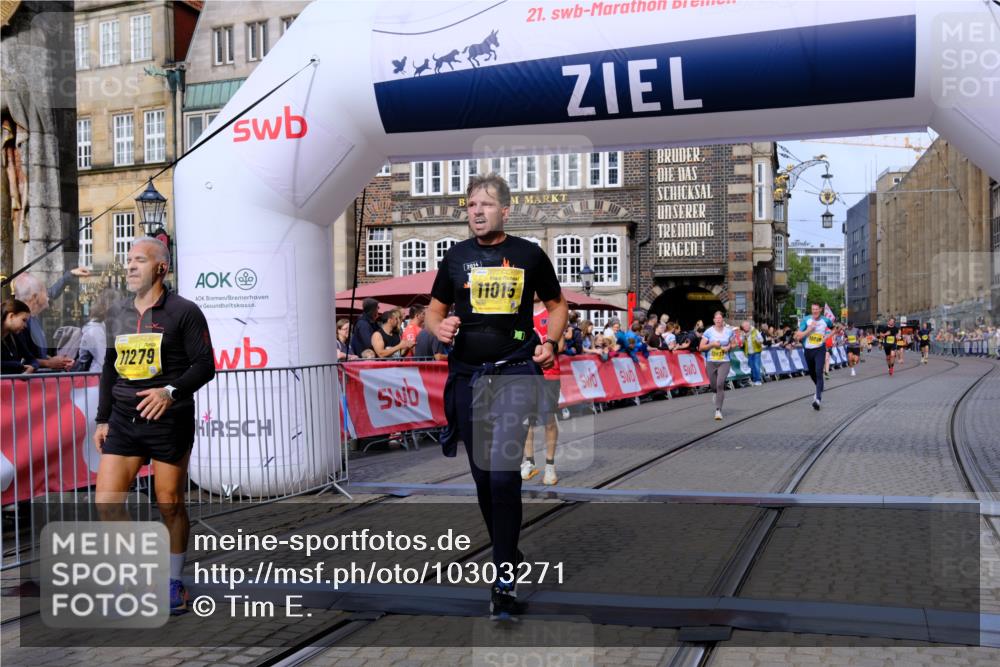 13.09.2026 - 21. swb-Marathon Bremen Tim E. http://msf.ph/oto/10303271 13.09.2026 10:46:04 Ziel 10436, 10464, 10541, 10583, 10987, 11015, 11063, 11279, 11559, 11762, 11845, 12033, 12069, 12087, 13532, 13595, 13628 meine-sportfotos.de