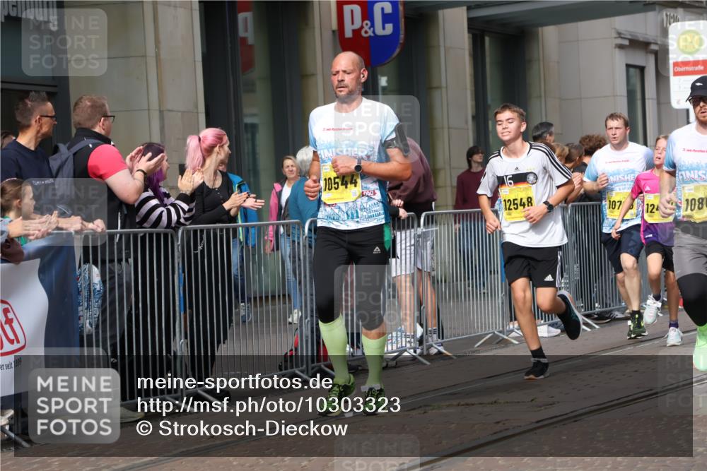 13.09.2026 - 21. swb-Marathon Bremen Strokosch-Dieckow http://msf.ph/oto/10303323 13.09.2026 10:51:19 Ziel 10162, 10183, 10281, 10334, 10348, 10467, 10544, 10641, 10763, 10825, 10862, 10984, 11145, 11273, 11542, 11733, 11777, 11787, 12329, 12424, 12548, 13631, 10200, 10381, 10471, 10515, 10808, 10825, 10887, 10984, 11339, 11503, 11537, 11625, 11626, 11801, 11973, 12051, 12133, 12303, 12407, 12548, 12552 meine-sportfotos.de
