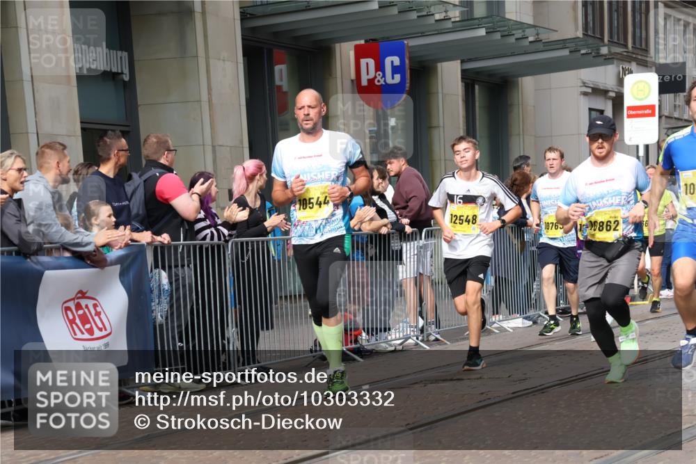 13.09.2026 - 21. swb-Marathon Bremen Strokosch-Dieckow http://msf.ph/oto/10303332 13.09.2026 10:51:20 Ziel 10162, 10183, 10281, 10334, 10348, 10467, 10544, 10641, 10763, 10862, 11145, 11273, 11542, 11685, 11733, 11777, 11787, 12329, 12424, 13631, 10381, 10471, 10515, 10808, 10825, 10887, 10984, 11339, 11503, 11537, 11625, 11626, 11801, 11973, 12051, 12133, 12303, 12407, 12548, 12552 meine-sportfotos.de