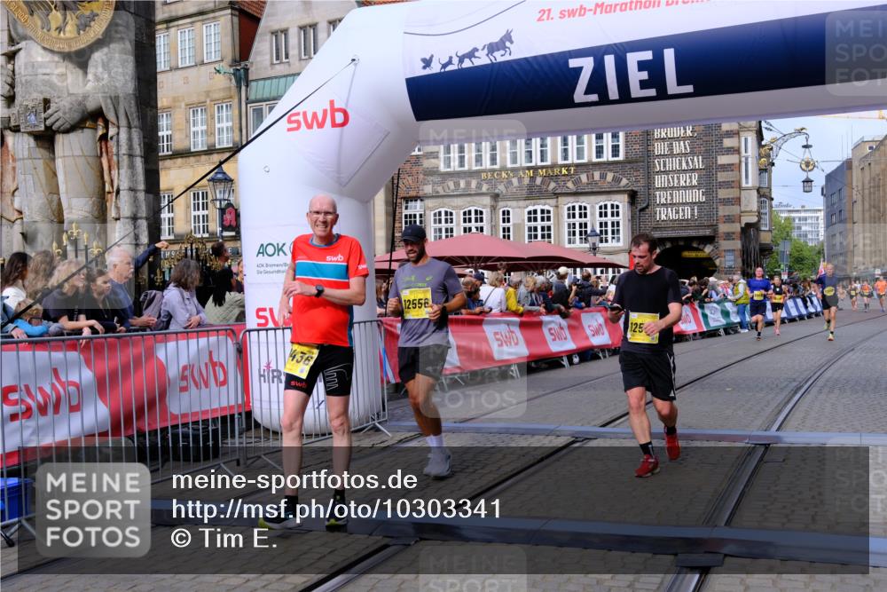 13.09.2026 - 21. swb-Marathon Bremen Tim E. http://msf.ph/oto/10303341 13.09.2026 10:46:13 Ziel 10436, 11015, 11279, 11762, 11956, 12033, 12069, 12556, 12557, 13529, 13595, 13612 meine-sportfotos.de