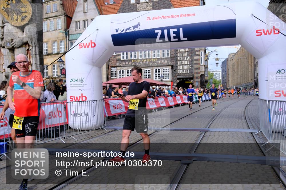 13.09.2026 - 21. swb-Marathon Bremen Tim E. http://msf.ph/oto/10303370 13.09.2026 10:46:15 Ziel 10436, 11015, 11762, 11956, 12033, 12069, 12556, 12557, 13529, 13612 meine-sportfotos.de