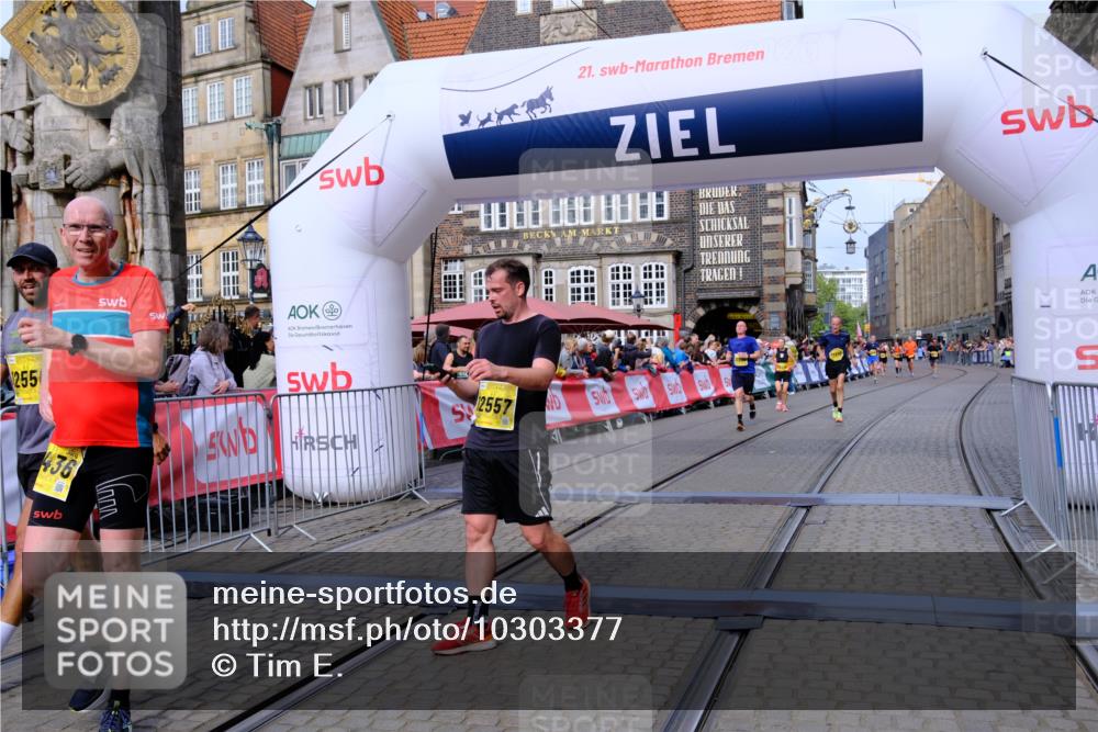 13.09.2026 - 21. swb-Marathon Bremen Tim E. http://msf.ph/oto/10303377 13.09.2026 10:46:16 Ziel 10436, 10992, 11762, 11956, 12033, 12069, 12556, 12557, 13529, 13612 meine-sportfotos.de