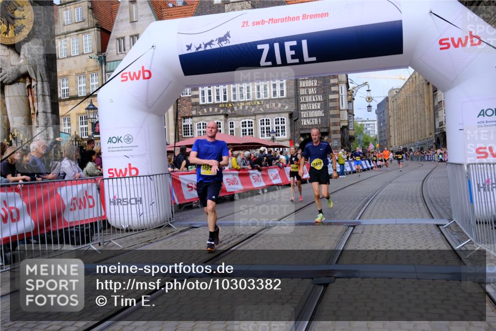 13.09.2026 - 21. swb-Marathon Bremen Tim E. http://msf.ph/oto/10303382 13.09.2026 10:46:18 Ziel 10436, 10447, 10992, 11956, 12033, 12069, 12556, 12557, 13529, 13612 meine-sportfotos.de