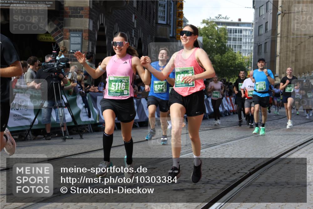 13.09.2026 - 21. swb-Marathon Bremen Strokosch-Dieckow http://msf.ph/oto/10303384 13.09.2026 13:23:47 Ziel 135, 672, 2371, 2409, 2490, 2627, 2899, 3078, 3138, 3173, 3531, 3856, 3861, 3939, 5820, 5821, 6843, 6848, 6923, 8560, 8863, 9088, 9196, 9436, 10127, 342, 2210, 2288, 2517, 3044, 4671, 5104, 5146, 5397, 5623, 6332, 6772, 7094, 7105, 7357, 7475, 7761, 8051, 8052, 10059, 10115, 13007, 13197 meine-sportfotos.de