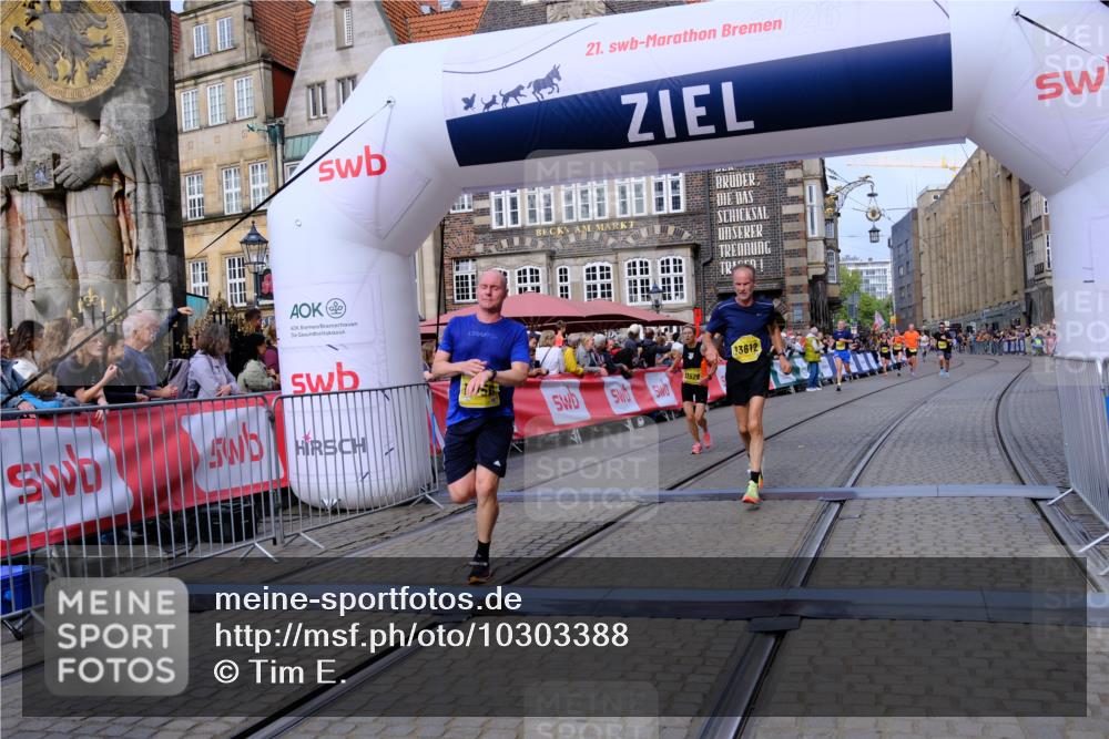 13.09.2026 - 21. swb-Marathon Bremen Tim E. http://msf.ph/oto/10303388 13.09.2026 10:46:18 Ziel 10436, 10447, 10992, 11956, 12033, 12069, 12556, 12557, 13529, 13612 meine-sportfotos.de