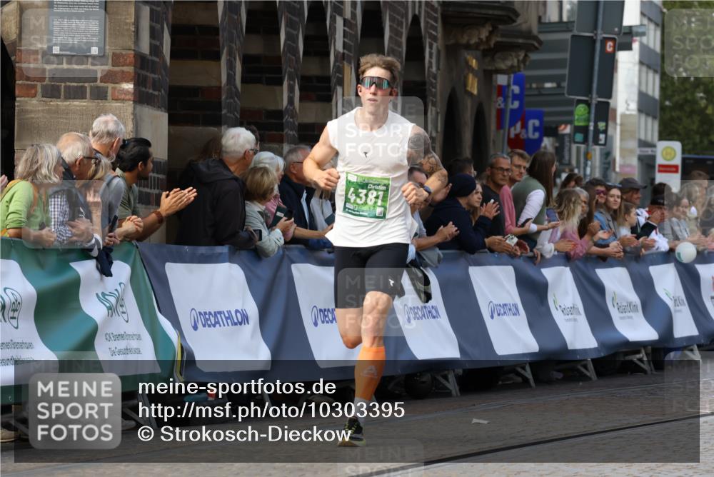 13.09.2026 - 21. swb-Marathon Bremen Strokosch-Dieckow http://msf.ph/oto/10303395 13.09.2026 12:55:32 Ziel 3744, 1724, 4381, 9630 meine-sportfotos.de