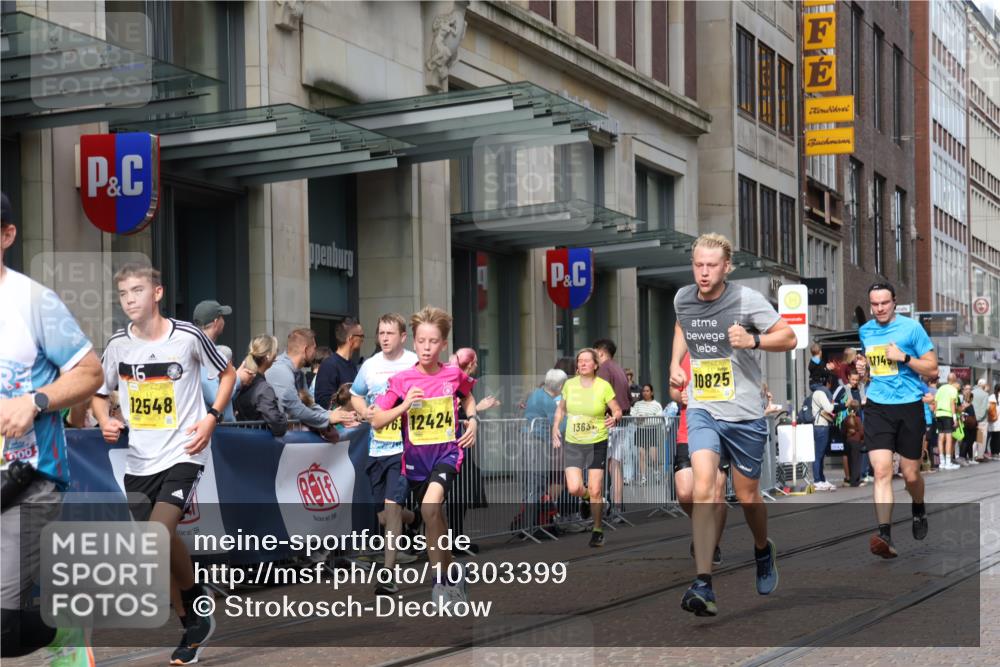 13.09.2026 - 21. swb-Marathon Bremen Strokosch-Dieckow http://msf.ph/oto/10303399 13.09.2026 10:51:22 Ziel 10162, 10183, 10281, 10334, 10348, 10467, 10544, 10641, 10763, 11145, 11273, 11542, 11685, 11733, 11777, 11787, 12329, 12424, 13631, 10381, 10471, 10515, 10544, 10808, 10825, 10862, 10887, 10984, 11339, 11503, 11537, 11801, 11973, 12051, 12133, 12548, 12552 meine-sportfotos.de