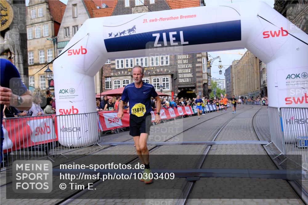 13.09.2026 - 21. swb-Marathon Bremen Tim E. http://msf.ph/oto/10303409 13.09.2026 10:46:20 Ziel 10436, 10447, 10992, 11925, 11956, 12069, 12556, 12557, 13529, 13609, 13612, 13640 meine-sportfotos.de