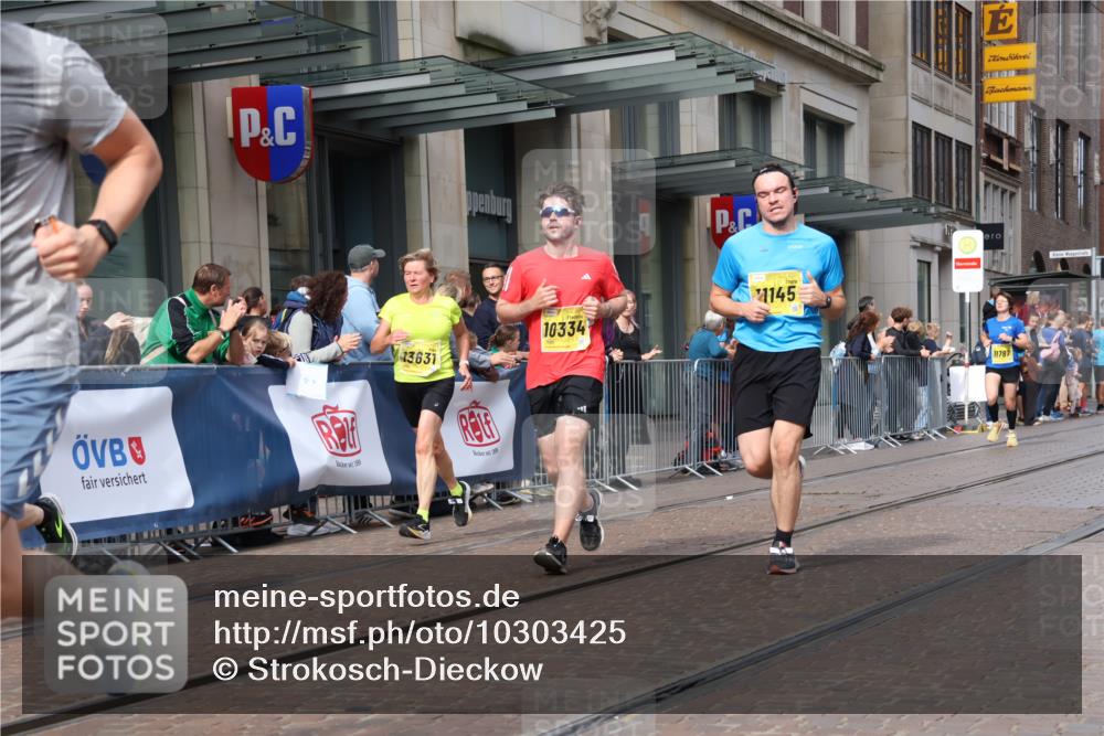 13.09.2026 - 21. swb-Marathon Bremen Strokosch-Dieckow http://msf.ph/oto/10303425 13.09.2026 10:51:24 Ziel 10162, 10183, 10281, 10334, 10348, 10467, 10641, 10763, 11145, 11273, 11542, 11685, 11733, 11777, 11784, 11787, 11962, 12329, 13631, 10381, 10471, 10515, 10544, 10763, 10808, 10825, 10862, 10887, 10984, 11339, 11503, 11537, 11801, 11973, 12051, 12133, 12424, 12548, 12552 meine-sportfotos.de