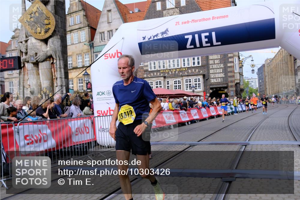 13.09.2026 - 21. swb-Marathon Bremen Tim E. http://msf.ph/oto/10303426 13.09.2026 10:46:21 Ziel 10436, 10447, 10992, 11925, 11956, 12556, 12557, 13529, 13609, 13612, 13640 meine-sportfotos.de