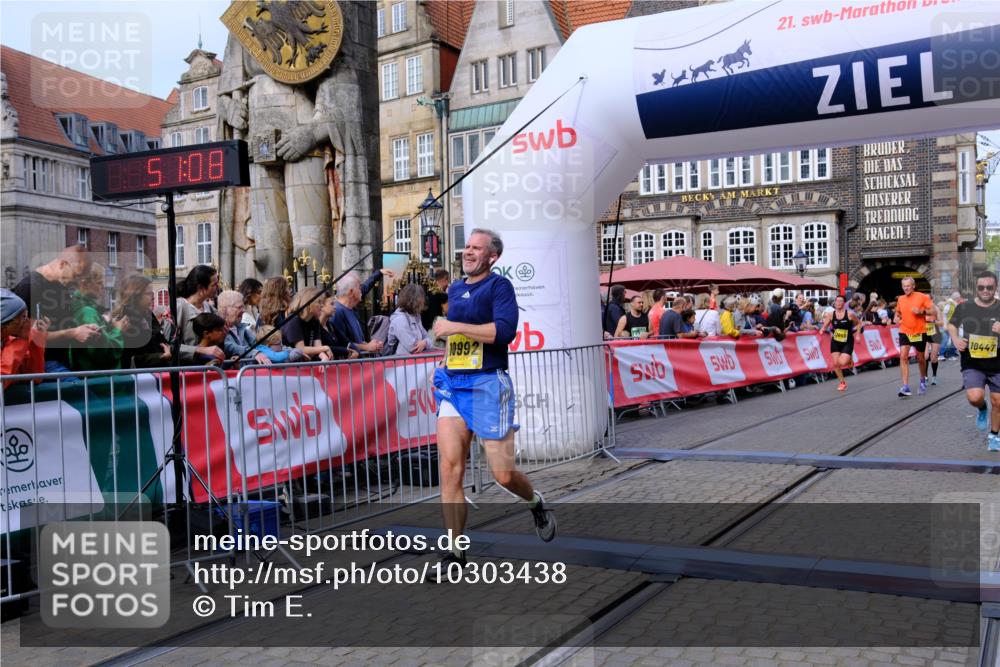 13.09.2026 - 21. swb-Marathon Bremen Tim E. http://msf.ph/oto/10303438 13.09.2026 10:46:25 Ziel 10447, 10992, 11706, 11925, 11956, 12556, 12557, 13529, 13609, 13612, 13640 meine-sportfotos.de