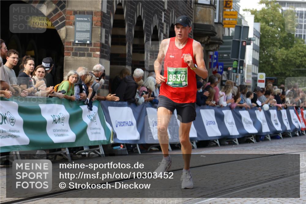 13.09.2026 - 21. swb-Marathon Bremen Strokosch-Dieckow http://msf.ph/oto/10303452 13.09.2026 12:55:35 Ziel 3744, 1724, 2072, 5163, 9630, 10034 meine-sportfotos.de