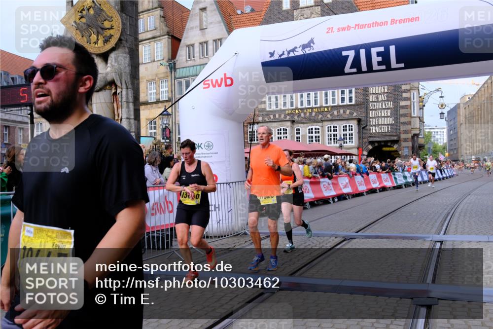 13.09.2026 - 21. swb-Marathon Bremen Tim E. http://msf.ph/oto/10303462 13.09.2026 10:46:29 Ziel 10447, 10992, 11706, 11925, 11926, 11956, 13529, 13609, 13612, 13640 meine-sportfotos.de
