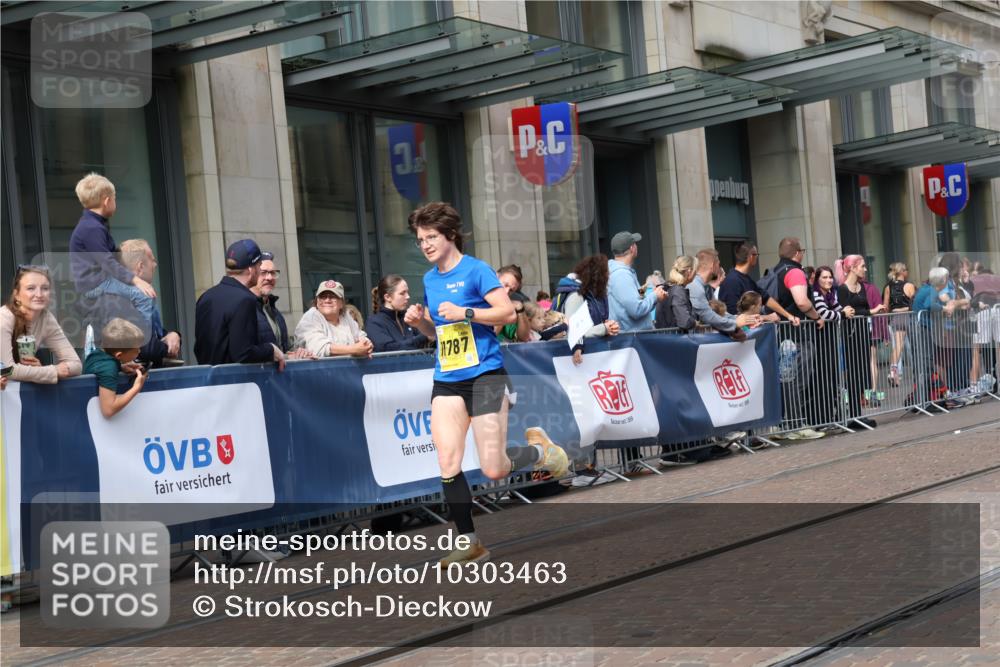 13.09.2026 - 21. swb-Marathon Bremen Strokosch-Dieckow http://msf.ph/oto/10303463 13.09.2026 10:51:29 Ziel 10162, 10183, 10218, 10281, 10348, 10467, 10641, 11273, 11277, 11285, 11542, 11685, 11733, 11777, 11784, 11962, 12329, 12349, 10334, 10381, 10471, 10515, 10544, 10763, 10808, 10825, 10862, 10887, 10984, 11145, 11503, 11537, 11787, 11801, 11973, 12051, 12133, 12424, 12548, 12552, 13631 meine-sportfotos.de