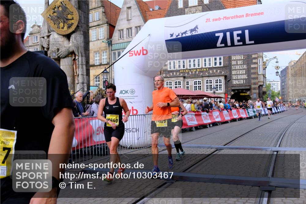13.09.2026 - 21. swb-Marathon Bremen Tim E. http://msf.ph/oto/10303467 13.09.2026 10:46:29 Ziel 10447, 10992, 11706, 11925, 11926, 11956, 13529, 13609, 13612, 13640 meine-sportfotos.de