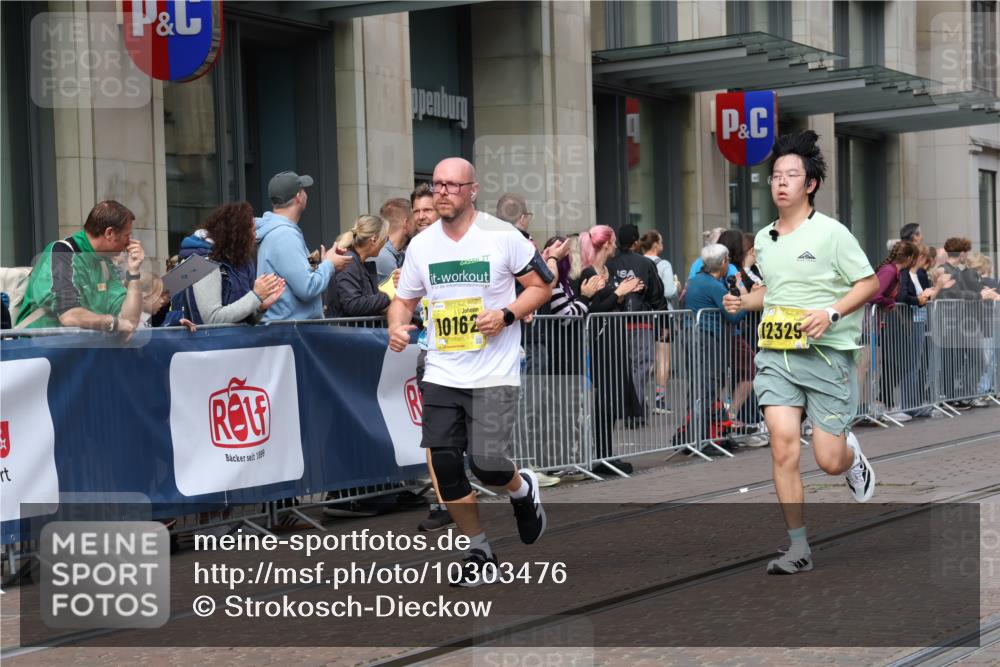 13.09.2026 - 21. swb-Marathon Bremen Strokosch-Dieckow http://msf.ph/oto/10303476 13.09.2026 10:51:36 Ziel 10162, 10183, 10218, 10281, 10348, 10467, 10588, 10641, 11273, 11277, 11285, 11376, 11487, 11542, 11555, 11685, 11733, 11777, 11784, 11869, 11877, 11962, 12349, 10334, 10381, 10544, 10763, 10825, 10862, 10887, 10984, 11145, 11787, 12051, 12329, 12424, 12548, 13631 meine-sportfotos.de