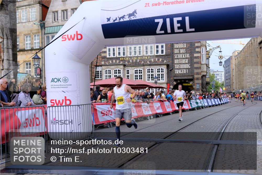 13.09.2026 - 21. swb-Marathon Bremen Tim E. http://msf.ph/oto/10303481 13.09.2026 10:46:32 Ziel 10228, 10447, 10992, 11706, 11925, 11926, 13529, 13609, 13640 meine-sportfotos.de