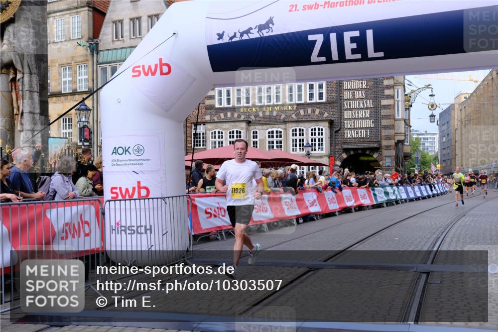 13.09.2026 - 21. swb-Marathon Bremen Tim E. http://msf.ph/oto/10303507 13.09.2026 10:46:34 Ziel 10228, 10447, 10992, 11287, 11706, 11925, 11926, 13609, 13640 meine-sportfotos.de