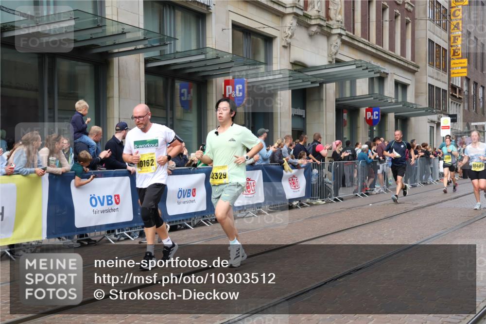 13.09.2026 - 21. swb-Marathon Bremen Strokosch-Dieckow http://msf.ph/oto/10303512 13.09.2026 10:51:38 Ziel 10162, 10183, 10218, 10281, 10467, 10588, 10641, 11273, 11277, 11285, 11376, 11487, 11542, 11555, 11685, 11733, 11777, 11784, 11869, 11877, 11962, 12349, 10334, 10348, 10381, 10467, 10544, 10763, 10825, 10862, 10887, 10984, 11145, 11273, 11787, 12051, 12329, 12424, 12548, 13631 meine-sportfotos.de