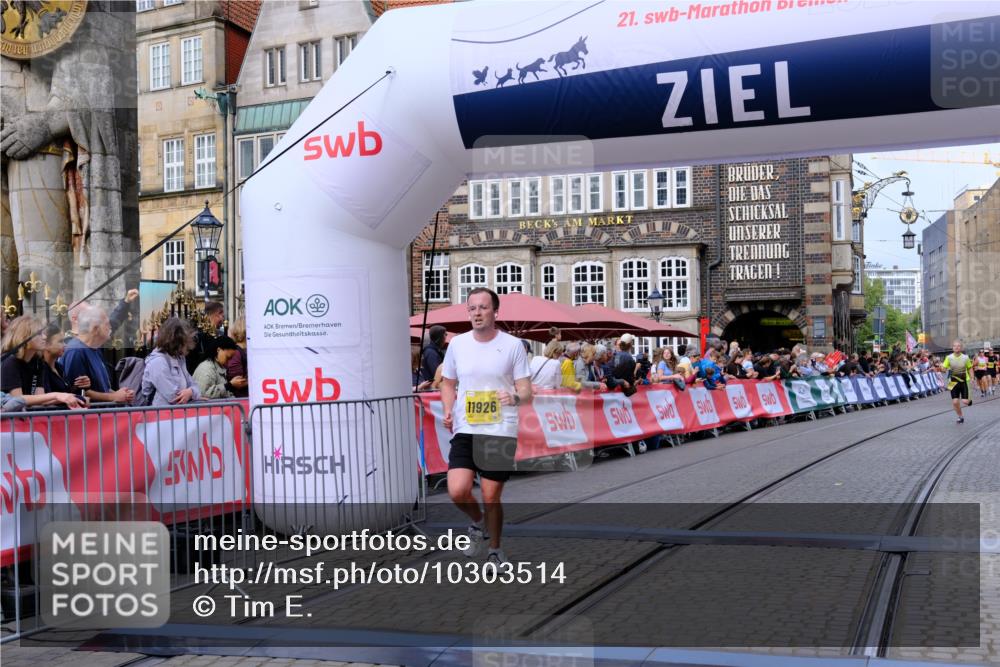 13.09.2026 - 21. swb-Marathon Bremen Tim E. http://msf.ph/oto/10303514 13.09.2026 10:46:34 Ziel 10228, 10447, 10992, 11287, 11706, 11925, 11926, 13609, 13640 meine-sportfotos.de