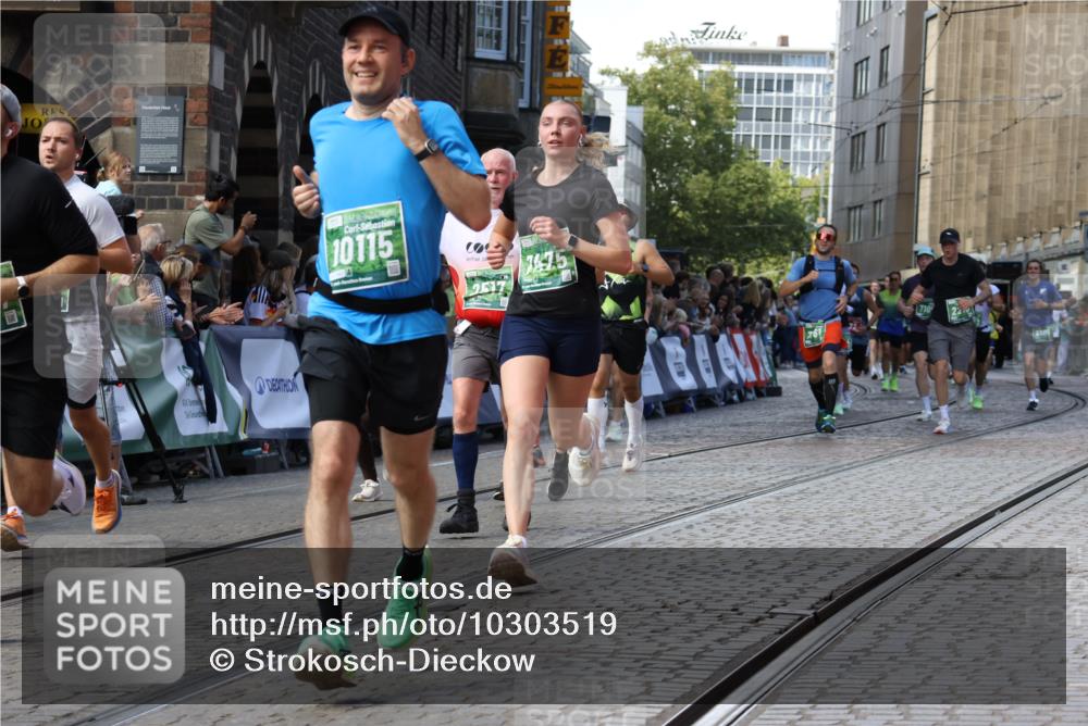 13.09.2026 - 21. swb-Marathon Bremen Strokosch-Dieckow http://msf.ph/oto/10303519 13.09.2026 13:23:50 Ziel 135, 672, 2371, 2409, 2485, 2490, 2560, 2627, 3078, 3138, 3173, 3531, 3856, 3861, 3939, 5820, 5821, 5908, 6843, 6848, 6923, 8560, 8863, 9088, 9196, 9436, 102, 342, 2210, 2370, 2517, 2967, 3044, 5104, 5146, 5397, 5623, 6772, 7094, 7105, 7357, 7761, 8051, 8052, 8179, 10059, 13007, 13197, 13219 meine-sportfotos.de