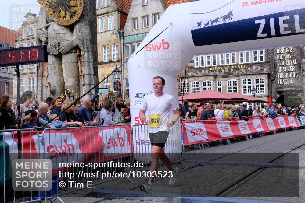 13.09.2026 - 21. swb-Marathon Bremen Tim E. http://msf.ph/oto/10303523 13.09.2026 10:46:35 Ziel 10228, 10447, 10992, 11287, 11706, 11925, 11926, 13609, 13640 meine-sportfotos.de