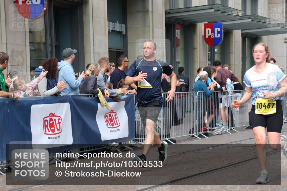 13.09.2026 - 21. swb-Marathon Bremen Strokosch-Dieckow http://msf.ph/oto/10303533 13.09.2026 10:51:39 Ziel 10162, 10183, 10218, 10281, 10588, 10641, 11277, 11285, 11376, 11487, 11542, 11555, 11685, 11733, 11777, 11784, 11869, 11877, 11962, 12349, 10162, 10281, 10334, 10348, 10381, 10467, 10544, 10763, 10825, 10862, 10887, 10984, 11145, 11273, 11787, 12329, 12424, 12548, 13631 meine-sportfotos.de