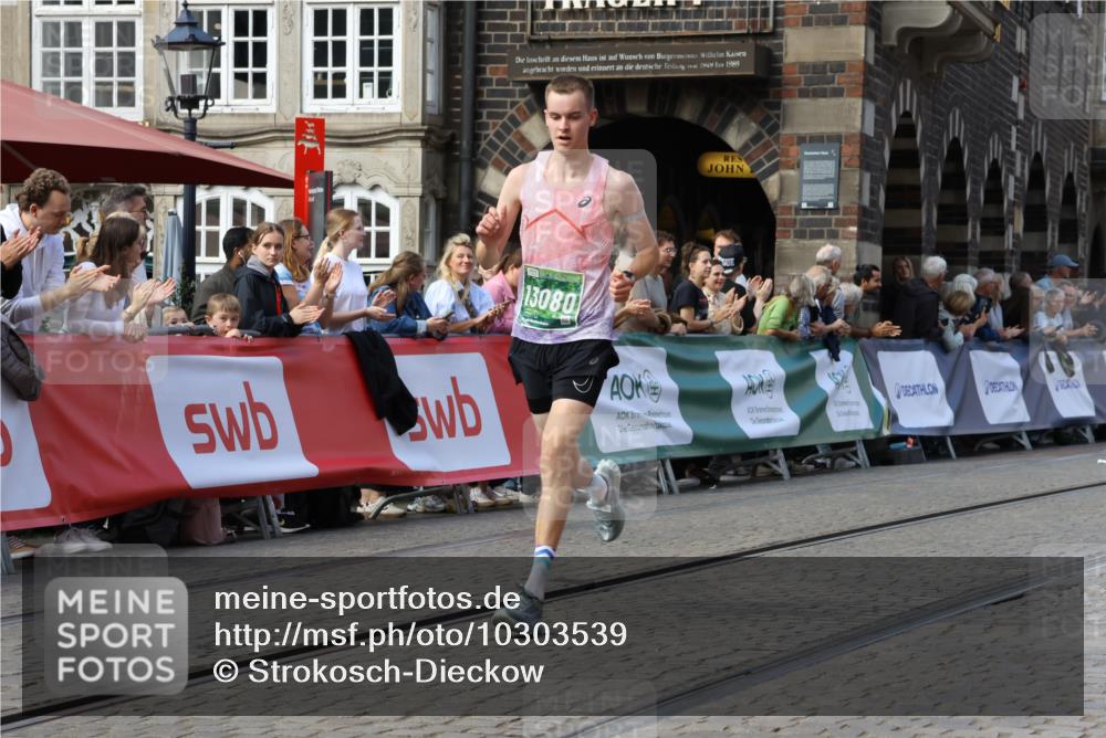 13.09.2026 - 21. swb-Marathon Bremen Strokosch-Dieckow http://msf.ph/oto/10303539 13.09.2026 12:55:55 Ziel 299, 1724, 4381, 9630, 6630 meine-sportfotos.de