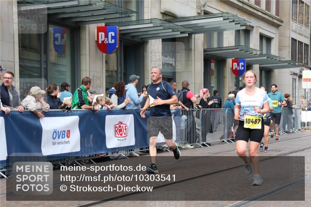 13.09.2026 - 21. swb-Marathon Bremen Strokosch-Dieckow http://msf.ph/oto/10303541 13.09.2026 10:51:39 Ziel 10162, 10183, 10218, 10281, 10588, 10641, 11277, 11285, 11376, 11487, 11542, 11555, 11685, 11733, 11777, 11784, 11869, 11877, 11962, 12349, 10162, 10281, 10334, 10348, 10381, 10467, 10544, 10763, 10825, 10862, 10887, 10984, 11145, 11273, 11787, 12329, 12424, 12548, 13631 meine-sportfotos.de