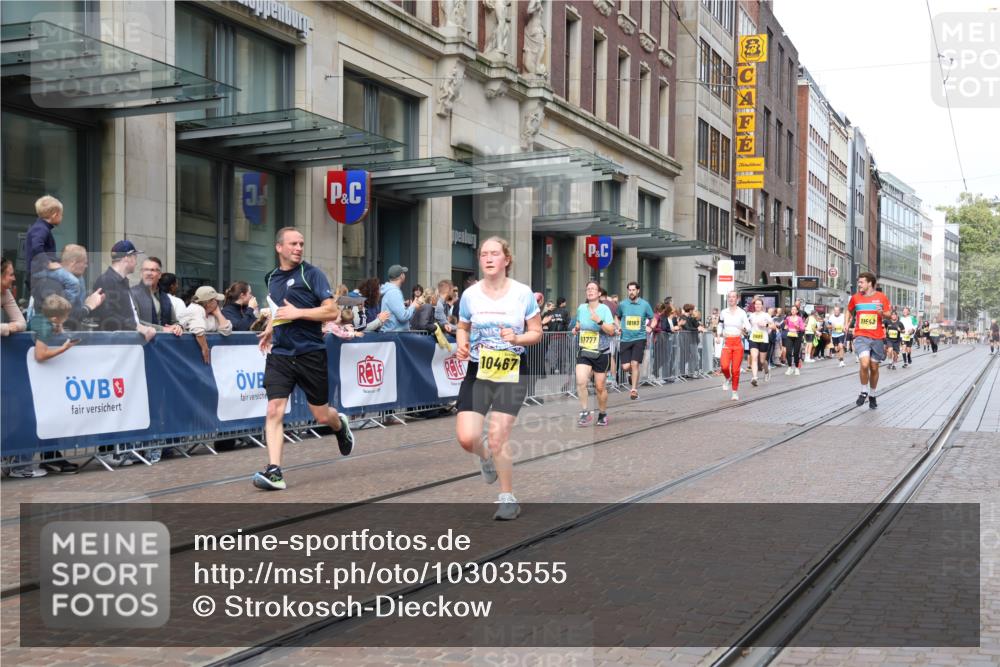 13.09.2026 - 21. swb-Marathon Bremen Strokosch-Dieckow http://msf.ph/oto/10303555 13.09.2026 10:51:40 Ziel 10183, 10218, 10588, 10641, 11277, 11285, 11376, 11487, 11542, 11555, 11685, 11733, 11777, 11784, 11869, 11877, 11962, 12349, 10162, 10281, 10334, 10348, 10381, 10467, 10544, 10763, 10825, 10862, 10984, 11145, 11273, 11542, 11787, 12329, 12424, 12548, 13631 meine-sportfotos.de