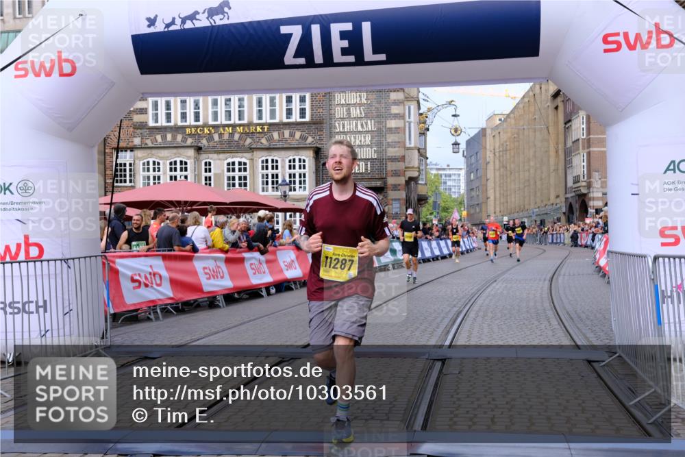 13.09.2026 - 21. swb-Marathon Bremen Tim E. http://msf.ph/oto/10303561 13.09.2026 10:46:43 Ziel 10228, 10897, 11110, 11287, 11356, 11706, 11926, 12035, 13511 meine-sportfotos.de