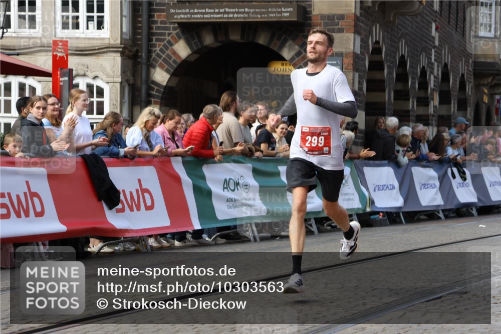 13.09.2026 - 21. swb-Marathon Bremen Strokosch-Dieckow http://msf.ph/oto/10303563 13.09.2026 12:55:57 Ziel 299, 1724, 4381, 9630, 250, 6630 meine-sportfotos.de