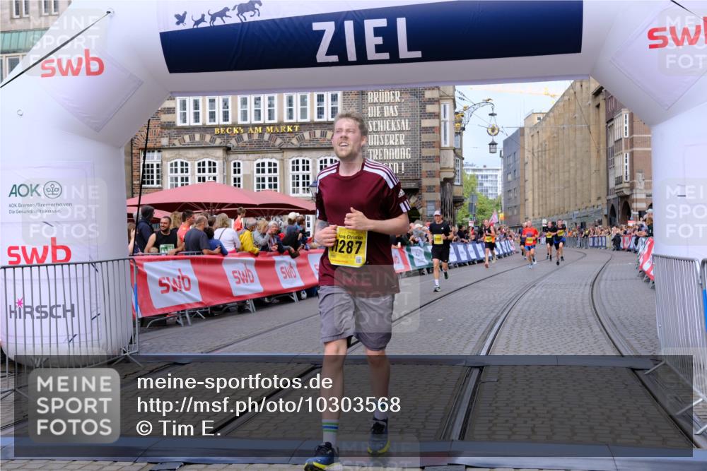 13.09.2026 - 21. swb-Marathon Bremen Tim E. http://msf.ph/oto/10303568 13.09.2026 10:46:43 Ziel 10228, 10897, 11110, 11287, 11356, 11706, 11926, 12035, 13511 meine-sportfotos.de