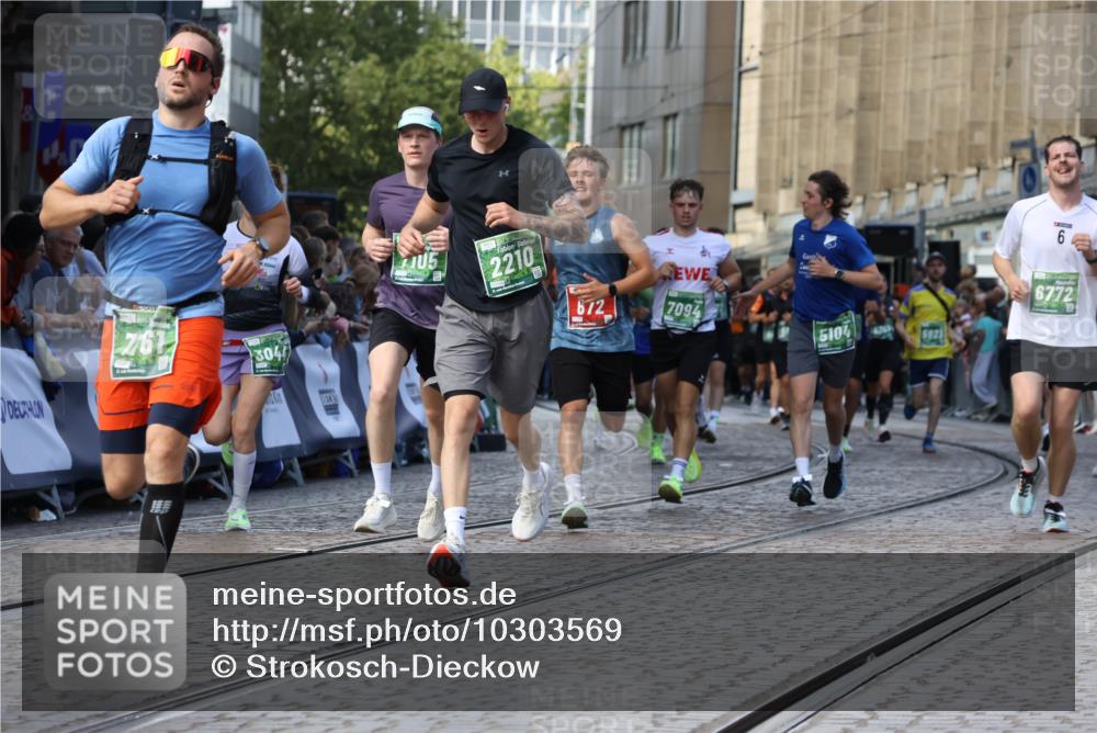 13.09.2026 - 21. swb-Marathon Bremen Strokosch-Dieckow http://msf.ph/oto/10303569 13.09.2026 13:23:53 Ziel 135, 672, 2371, 2409, 2485, 2490, 2560, 2627, 3078, 3138, 3173, 3531, 3642, 3856, 3861, 3939, 5908, 6157, 6843, 6848, 6923, 8095, 8560, 8863, 9088, 9196, 102, 342, 1199, 2210, 2370, 2967, 3044, 3372, 5104, 5146, 5257, 5397, 5623, 6772, 7094, 7105, 7761, 8179, 10059, 13007, 13219 meine-sportfotos.de