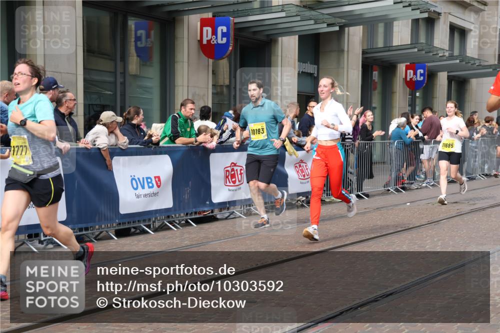 13.09.2026 - 21. swb-Marathon Bremen Strokosch-Dieckow http://msf.ph/oto/10303592 13.09.2026 10:51:43 Ziel 10183, 10218, 10588, 10641, 11277, 11285, 11376, 11487, 11555, 11685, 11777, 11784, 11869, 11877, 11962, 12349, 10162, 10281, 10334, 10348, 10467, 10544, 10763, 10825, 10862, 10984, 11145, 11273, 11542, 11733, 11787, 12329, 12424, 12548, 13631 meine-sportfotos.de