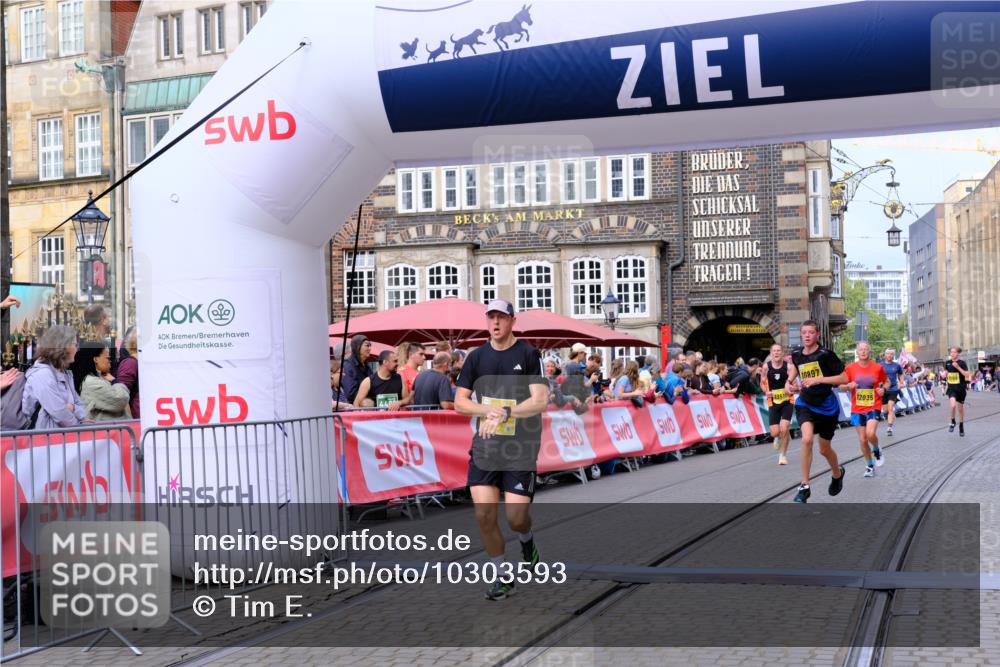 13.09.2026 - 21. swb-Marathon Bremen Tim E. http://msf.ph/oto/10303593 13.09.2026 10:46:47 Ziel 10228, 10590, 10897, 11110, 11155, 11287, 11356, 12035, 13511 meine-sportfotos.de