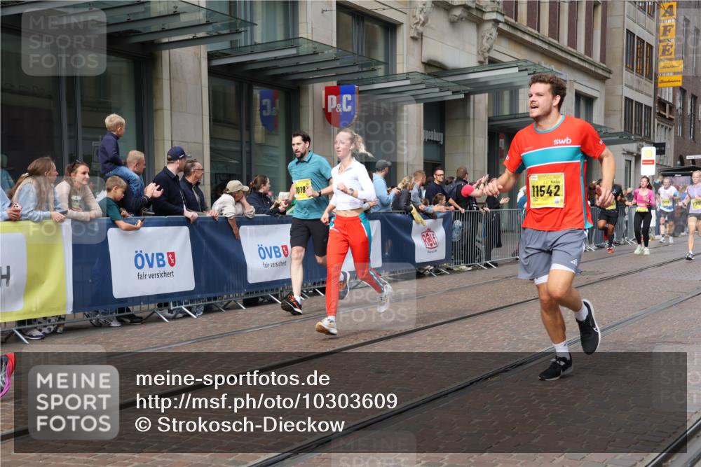 13.09.2026 - 21. swb-Marathon Bremen Strokosch-Dieckow http://msf.ph/oto/10303609 13.09.2026 10:51:43 Ziel 10183, 10218, 10588, 10641, 11277, 11285, 11376, 11487, 11555, 11685, 11777, 11784, 11869, 11877, 11962, 12349, 10162, 10281, 10334, 10348, 10467, 10544, 10763, 10825, 10862, 10984, 11145, 11273, 11542, 11733, 11787, 12329, 12424, 12548, 13631 meine-sportfotos.de